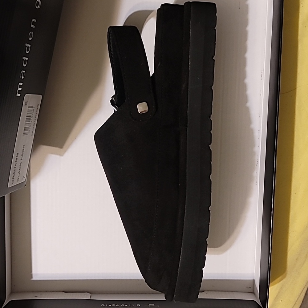 Madden Girl Black Platform Clogs Size 7 NWB Suede - Picture 5 of 7